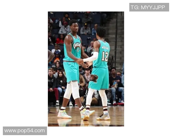 聚焦NBA新赛季格局变化与球队竞争走势及明星动态深度解析